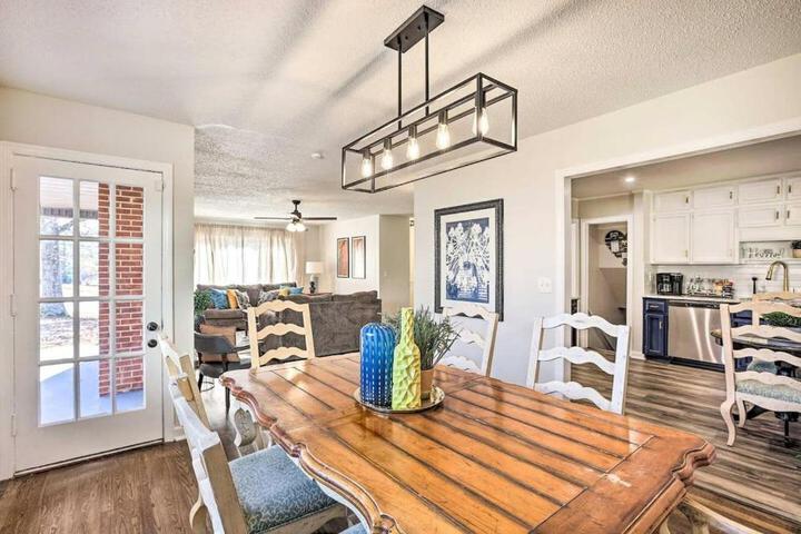 Image of Southern Charm l 5BR l Sleeps 14 l a Location