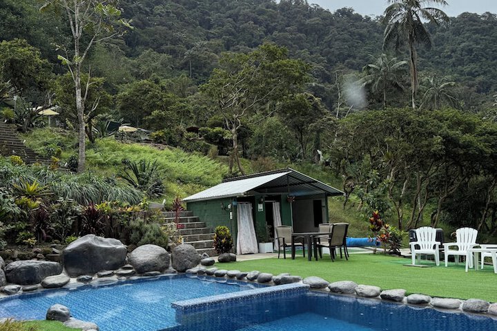 Pool 28 of 75