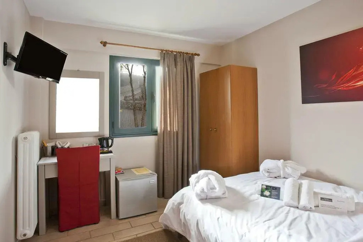 Room 3 of 13