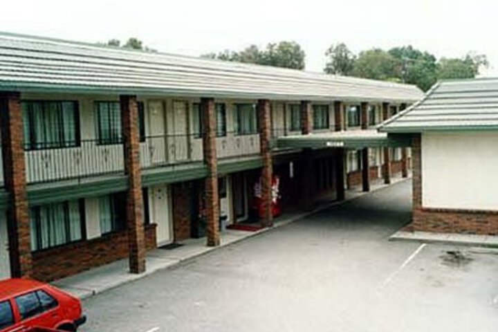 North Pointe Inn & Suites