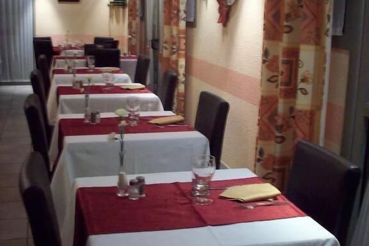 Dining 33 of 41
