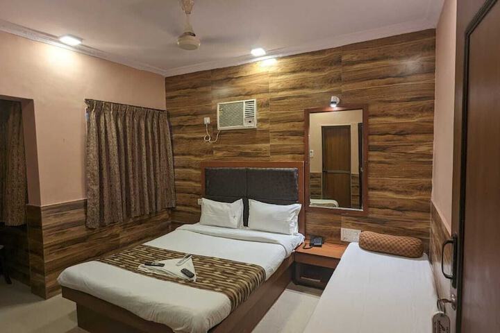 Room 25 of 53