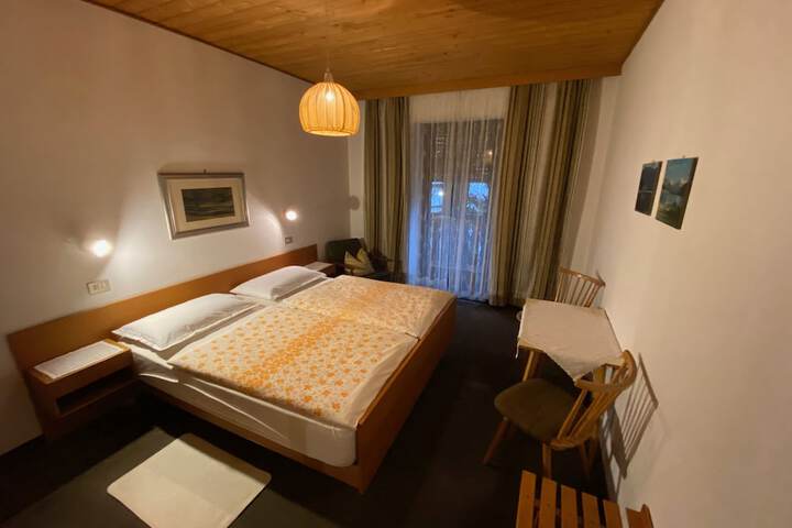 Room 7 of 44