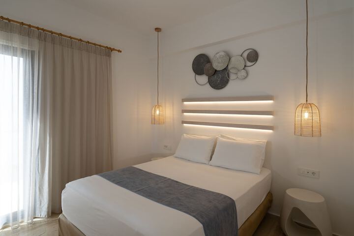 Room 27 of 82