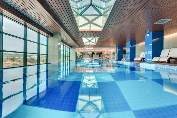 Pool 43 of 86