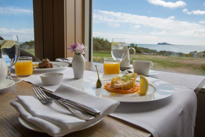 Breakfast/Coffee Service 60 of 104