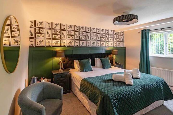 Room 36 of 100