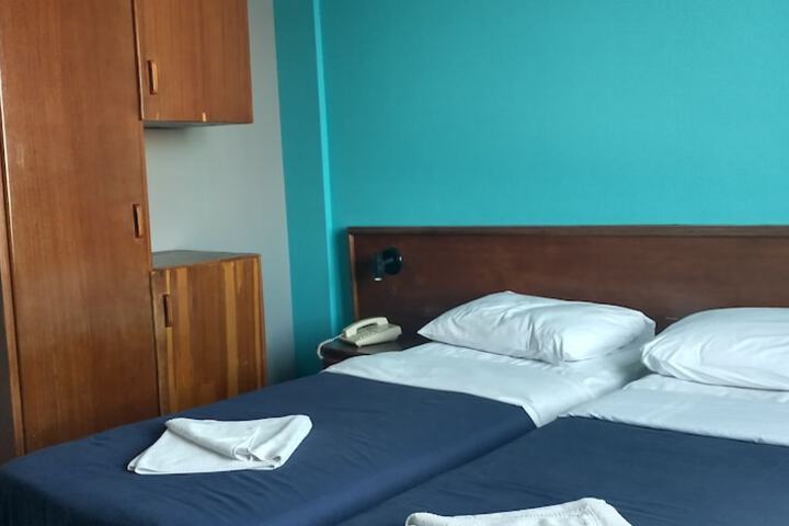 Room 13 of 25
