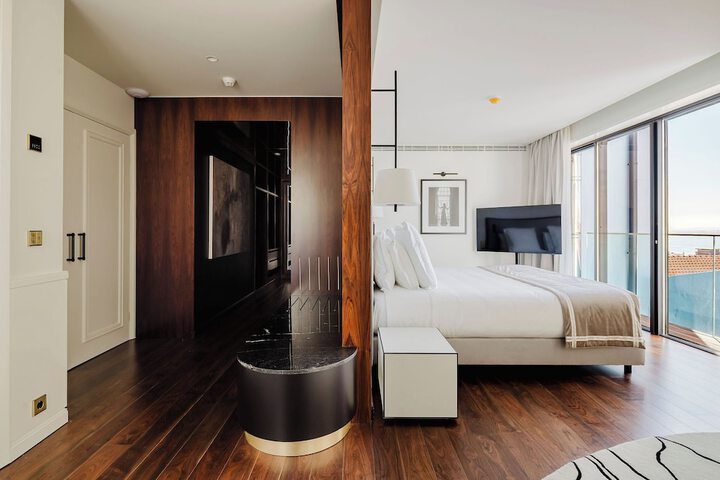 Room 21 of 150