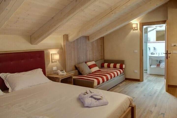 Room 17 of 70