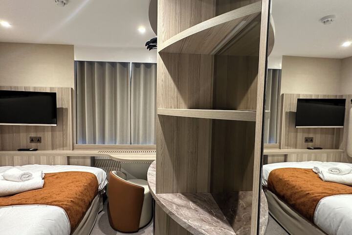 Room 8 of 26