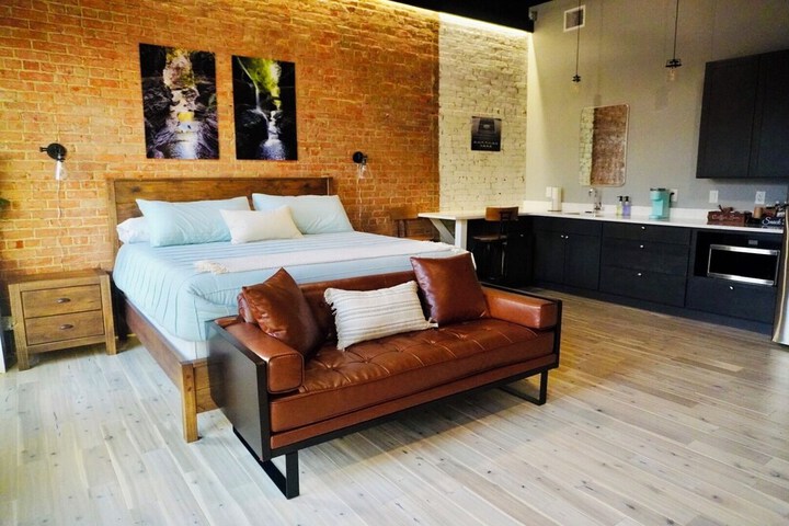 Room 7 of 15
