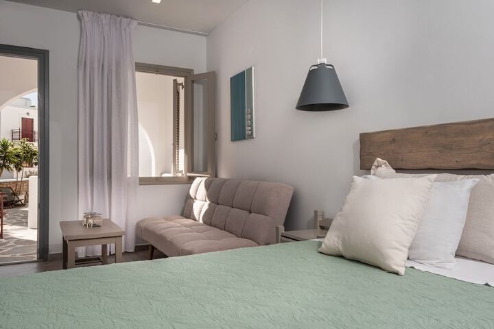 Room 103 of 199