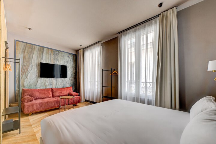 Room 34 of 59