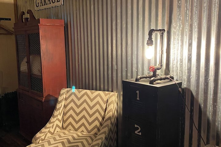 Room 28 of 63