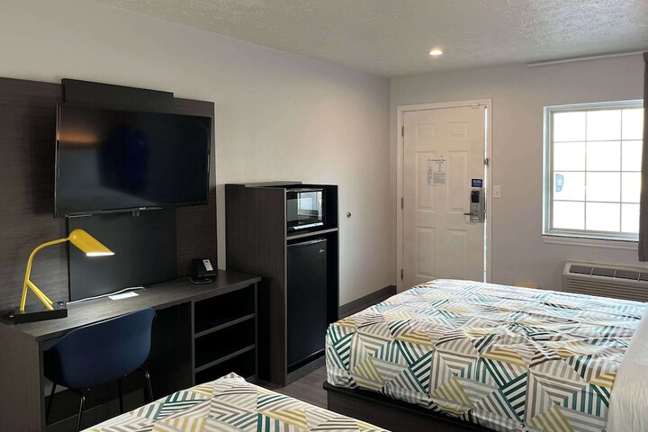 Room 14 of 25