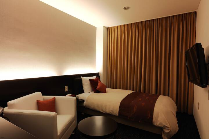 Room 4 of 34