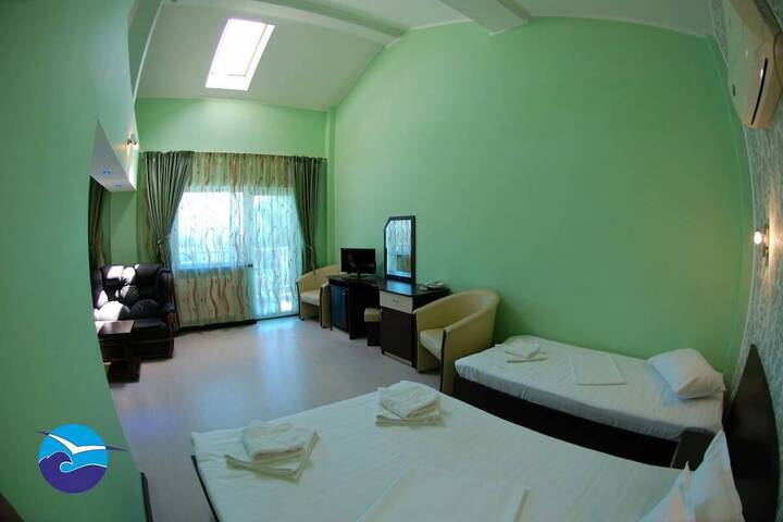 Room 32 of 49