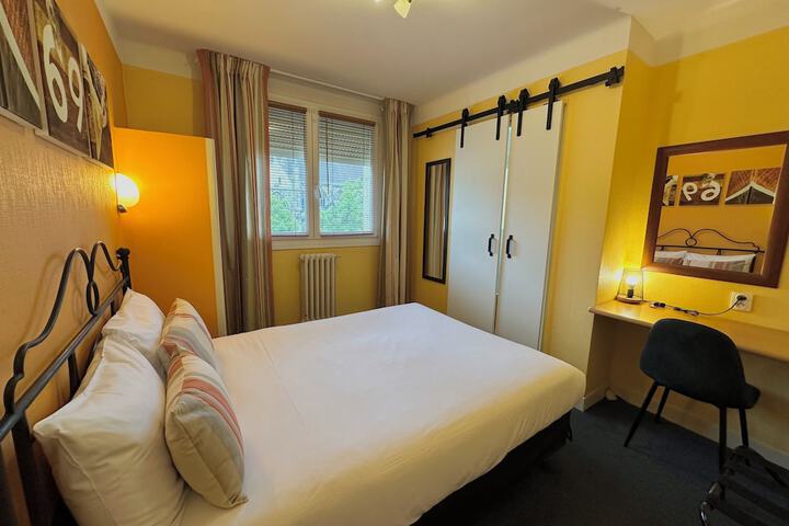 Room 15 of 43
