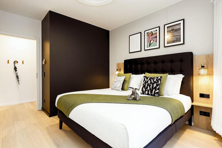 Room 10 of 85