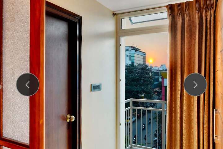 Room 9 of 15