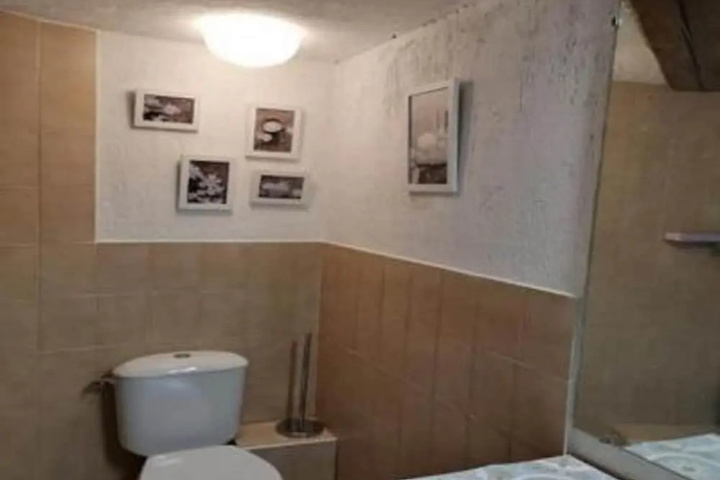 Room 9 of 15
