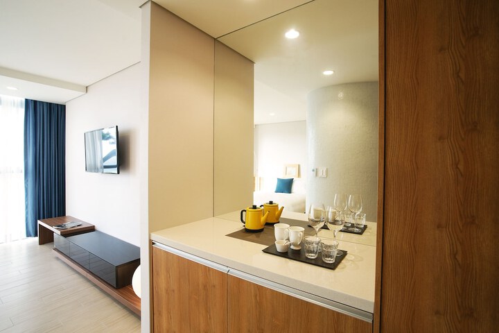 Room 21 of 253