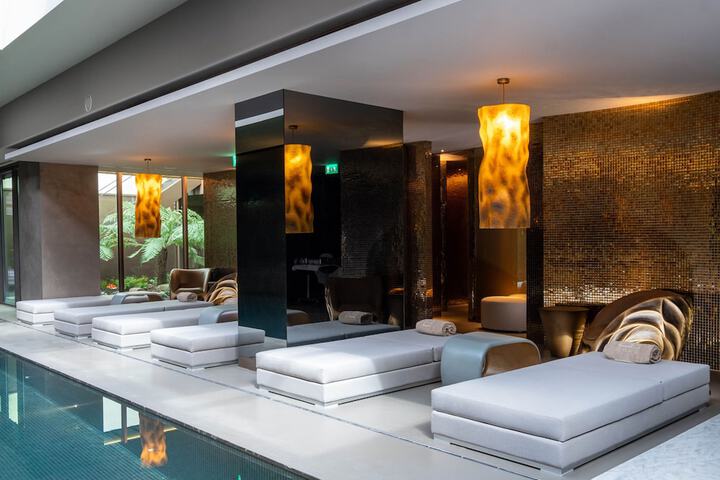 Hotel with Pool