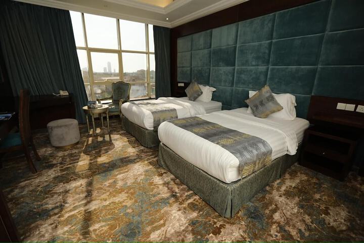 Room 37 of 82