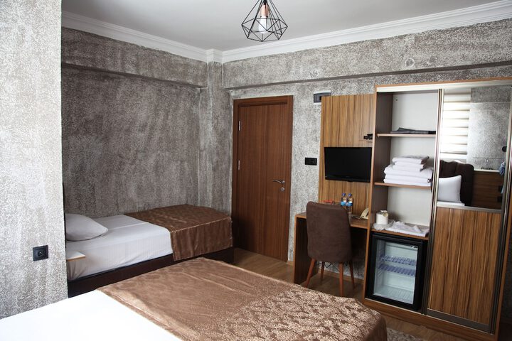 Room 21 of 43