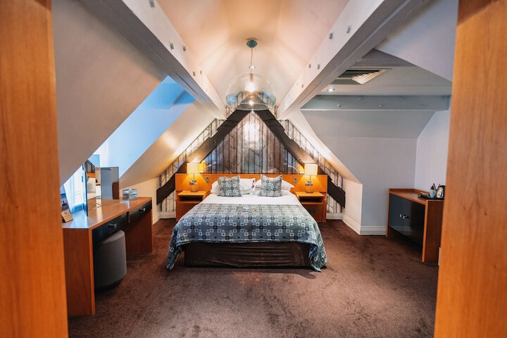 Room 14 of 178