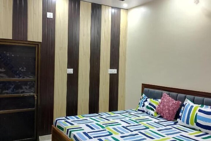 Room 16 of 18