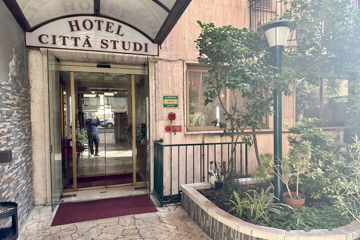 Hotel 77 of 77