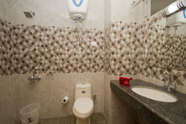 Room 2 of 25
