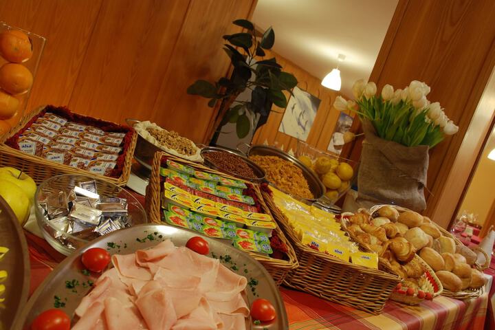 Dining 95 of 112