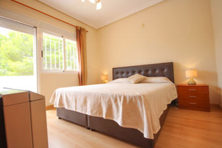Room 6 of 18
