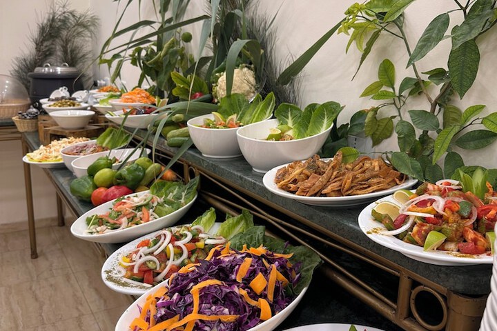 Dining 65 of 78