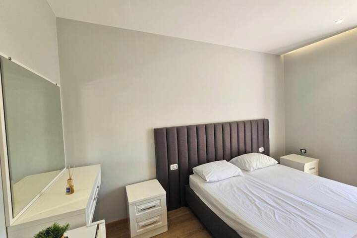 Room 83 of 131