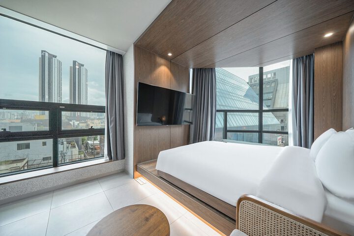 Giant Hotel