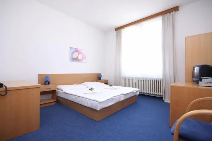 Room 2 of 12