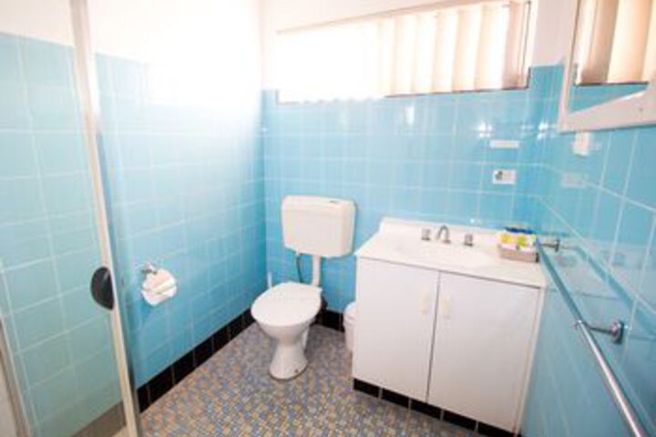 Room 3 of 72