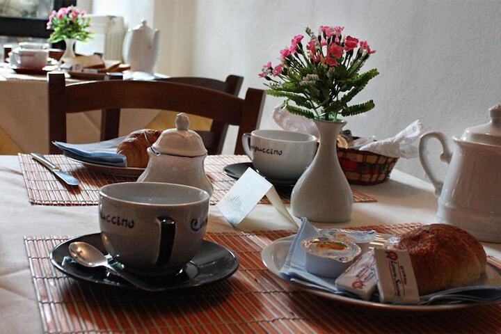 Breakfast/Coffee Service 19 of 33