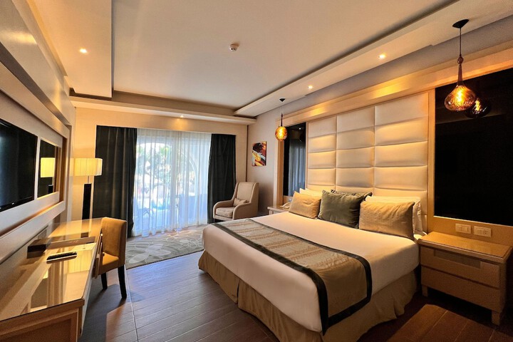Room 42 of 120