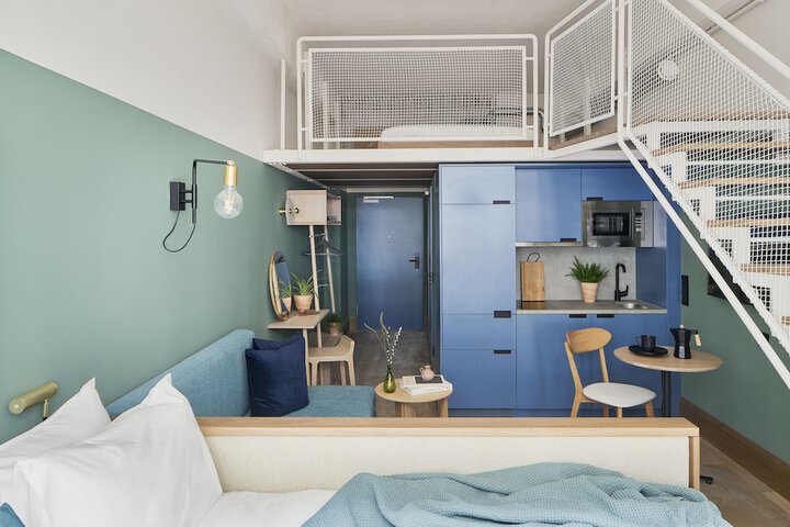 Room 3 of 96