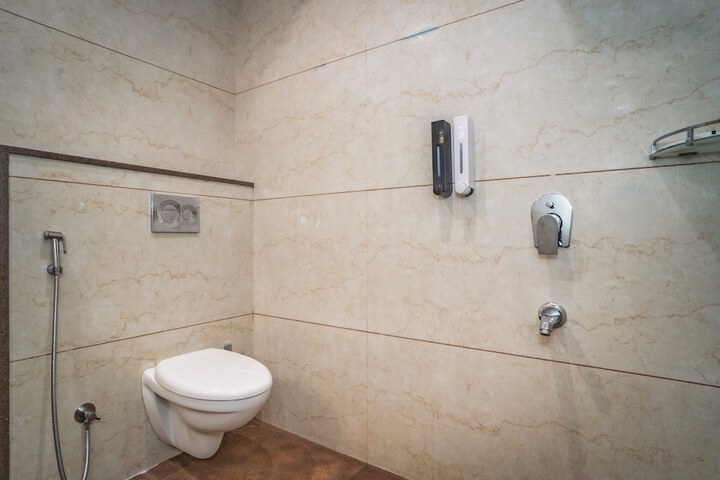 Room 42 of 61