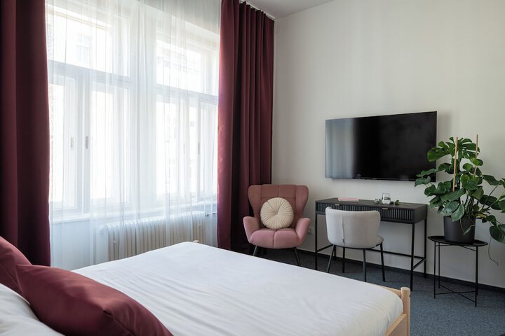 Room 8 of 37