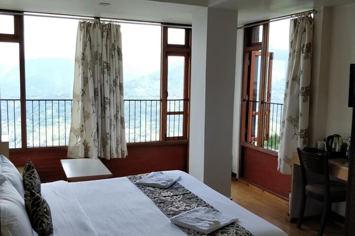 Room 28 of 56