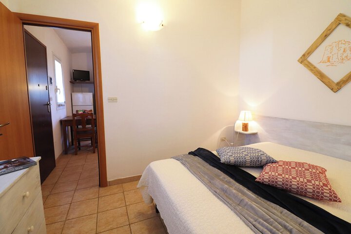 Room 8 of 39