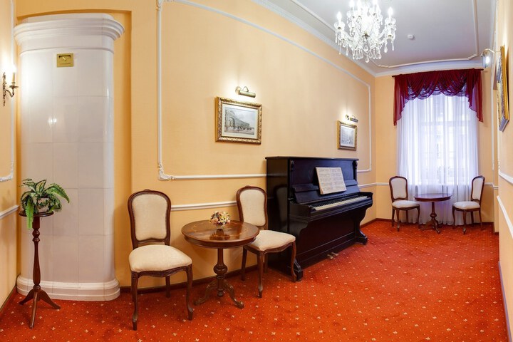 Hotel Interior 4 of 34