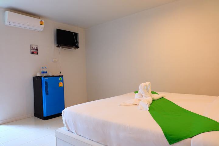Room 15 of 34
